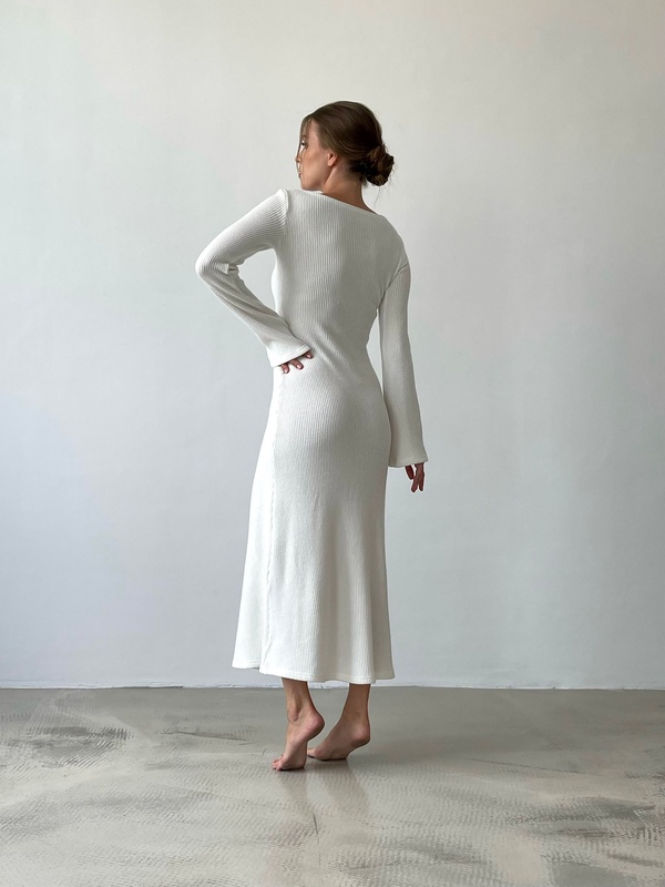Сукня з вʼязки жіноча довга молочна